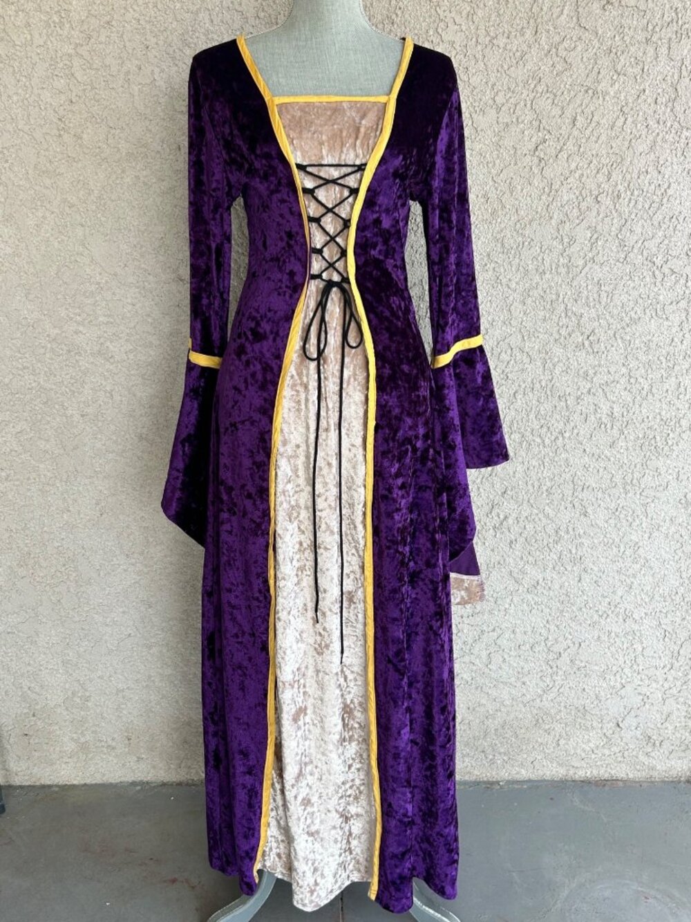 Womens Purple Velour Medieval Renaissance Dress Cosplay Lace-Up Front & Back S/M